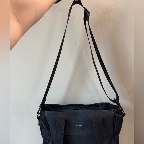 NWOT black lunch bag/work tote multi-pocket crossbody or shoulder strap bag - Picture 8 of 15